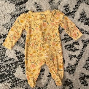 🌼Carter’s Footie🌼